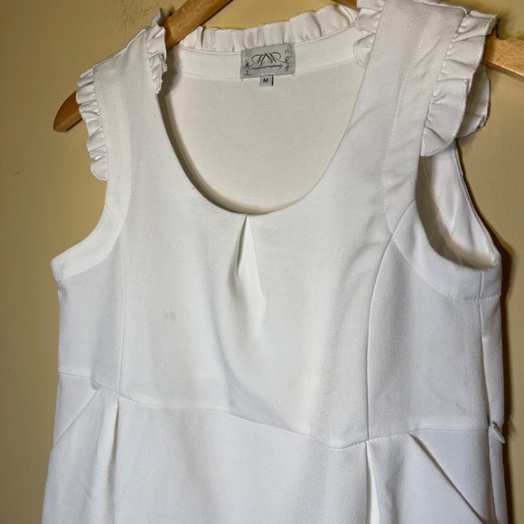 Maternity Elegant White Sleeveless Dress - Picture 4 of 7